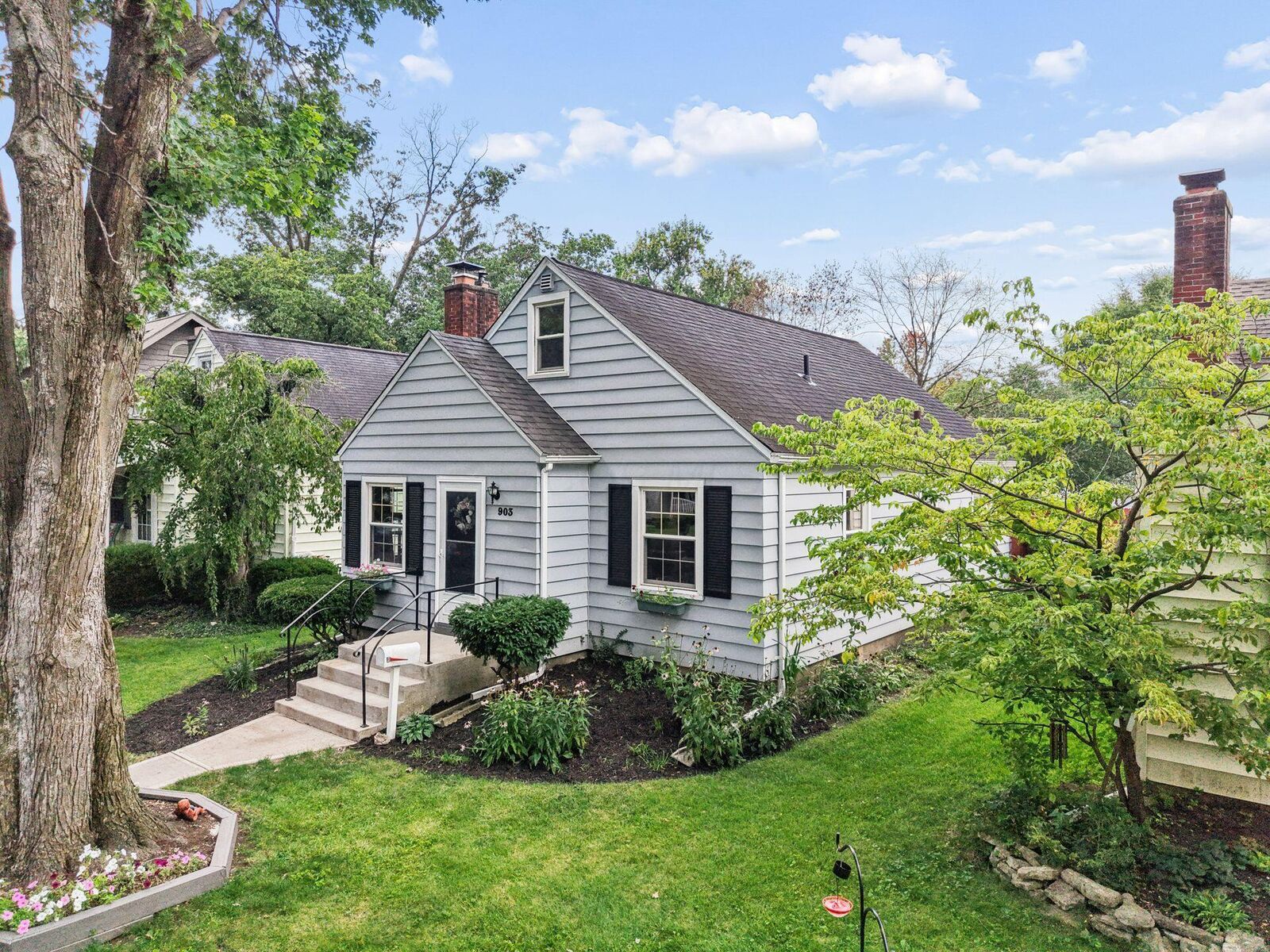 Property Photo:  903 Chelsea Avenue  OH 43209 