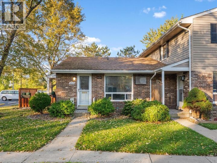 Property Photo:  2949 Meadowbrook Lane  ON N8T 3C4 