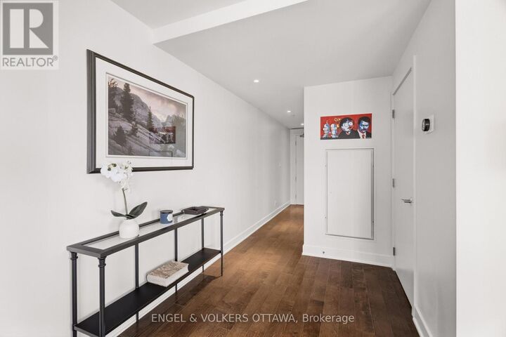 Property Photo:  20 Daly Avenue 2010  ON K1N 6E2 