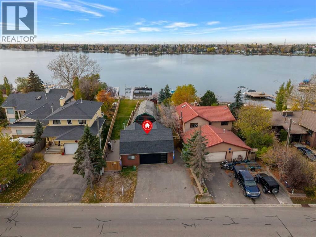 Property Photo:  309 East Chestermere Drive  AB T1X 1A2 