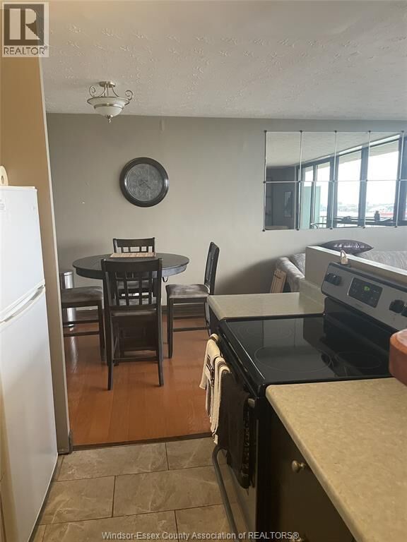 Property Photo:  111 Riverside Drive East 1403  ON N9A 2S6 