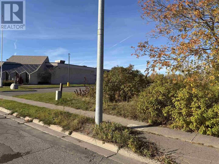 Property Photo: 418 Albert St W ON P6A 1C3