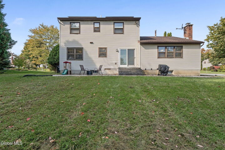 Property Photo:  1424 Orlyn Drive  NY 12309 