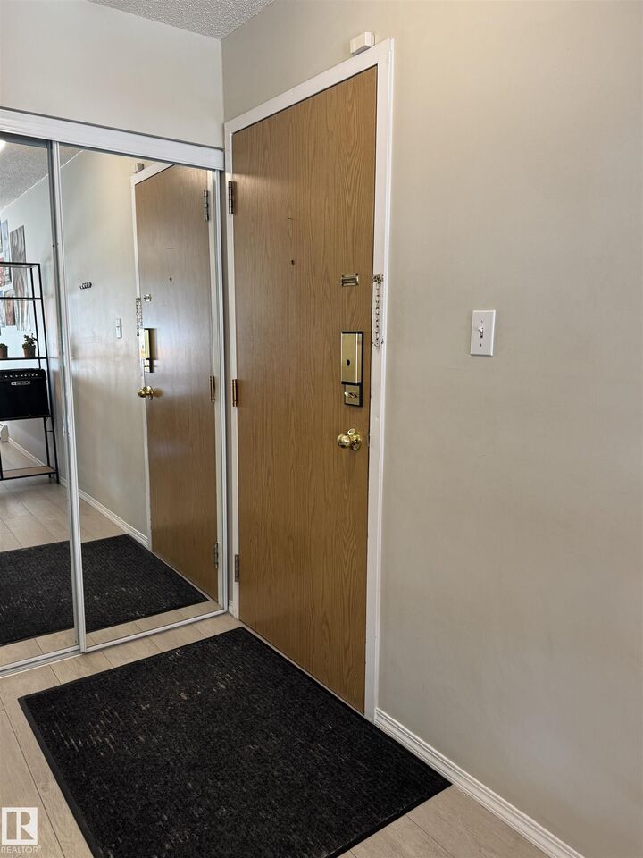 Property Photo:  10732 86 Avenue NW 201  AB T6E 2M9 