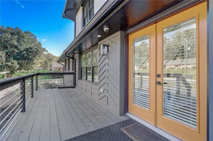 Property Photo:  3202 SW Kingsdale Drive SW  GA 30311 