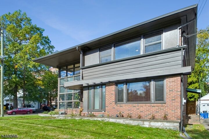 Property Photo: 107 Hansbury Ave NJ 07112