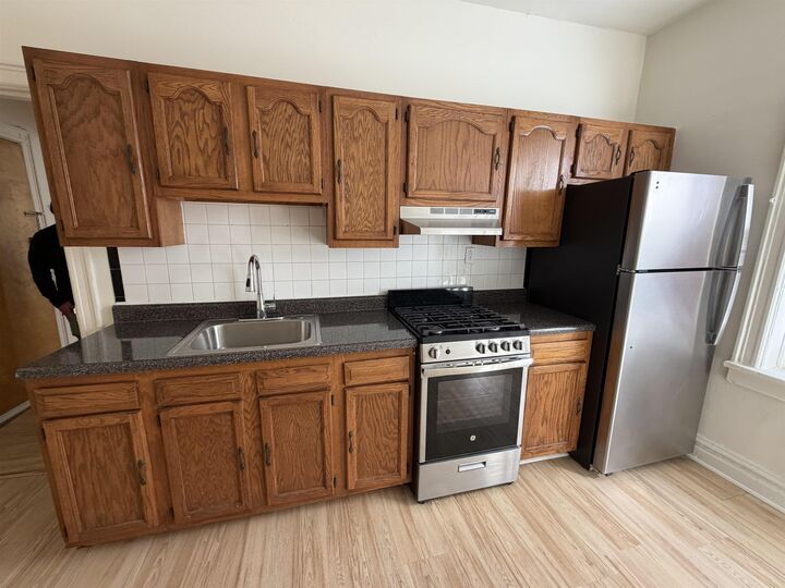 Property Photo:  830 Avenue C 304  NJ 07002 