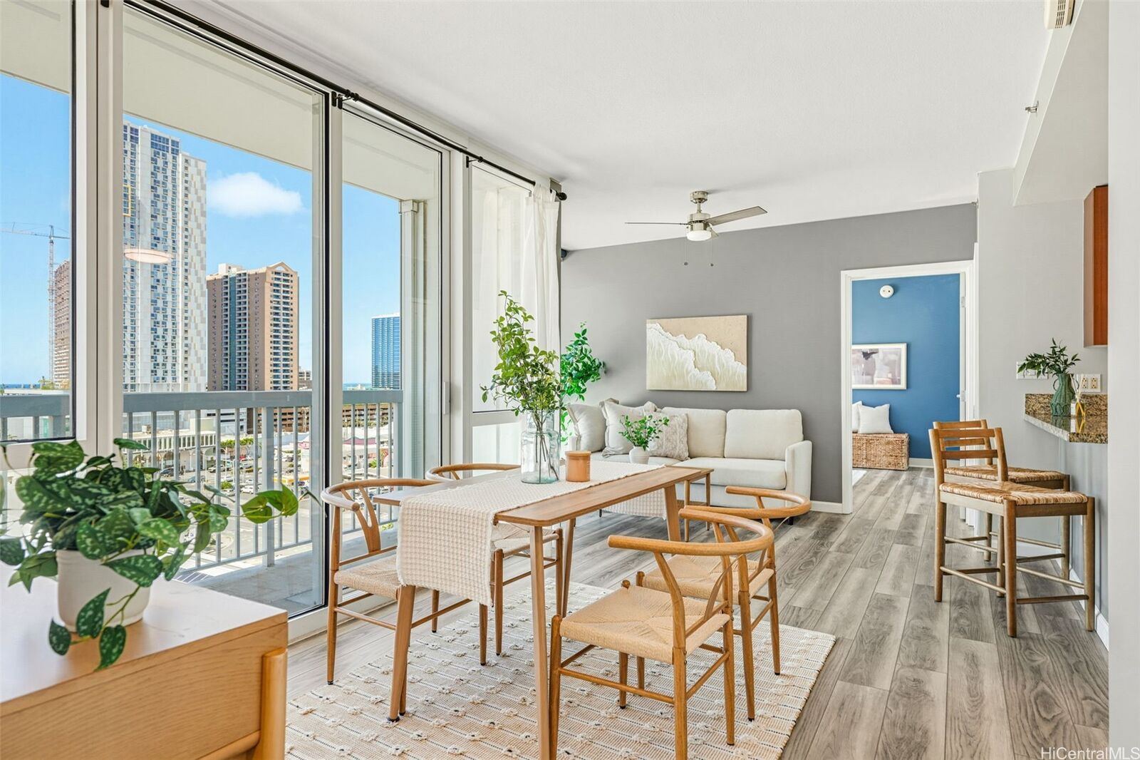 Property Photo:  909 Kapiolani Boulevard 1002  HI 96814 