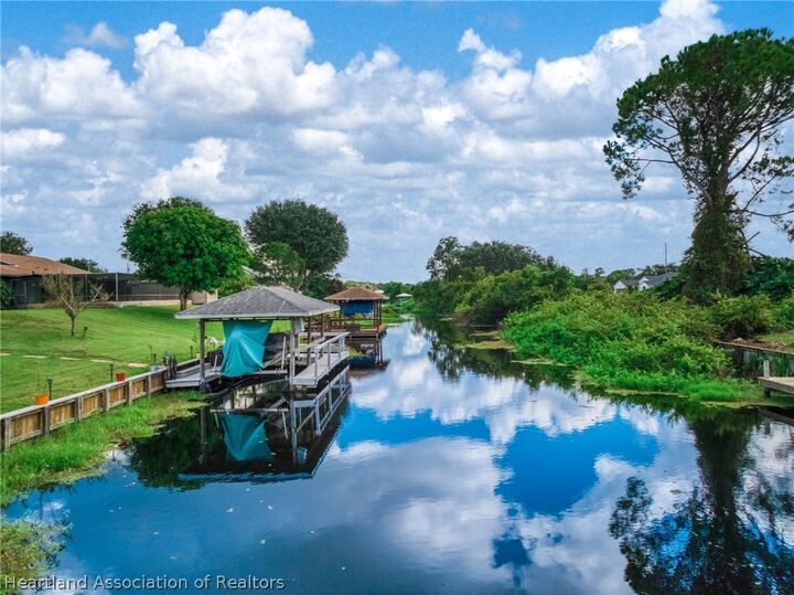 Property Photo:  102 Mango Road NE  FL 33852 