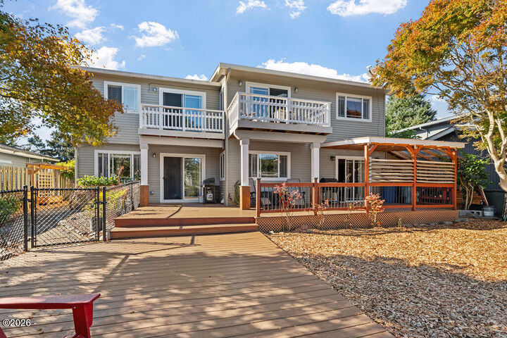 Property Photo:  9150 Keys Pl Avenue  OR 97388 