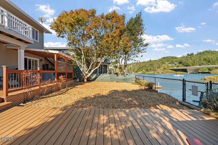 Property Photo:  9150 Keys Pl Avenue  OR 97388 