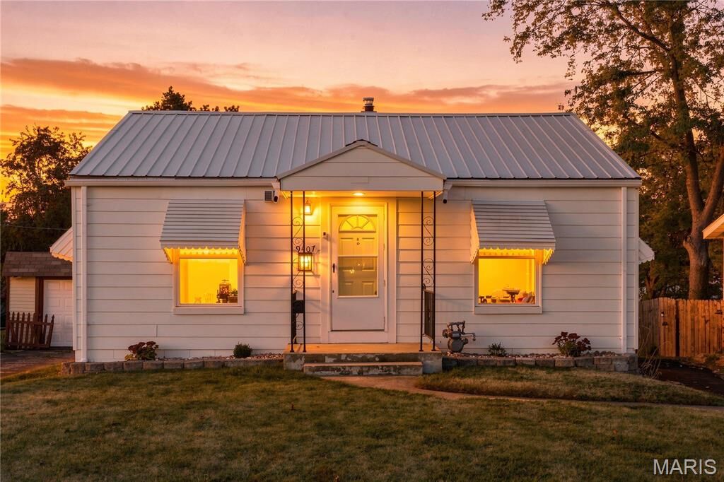 Property Photo:  9407 Echo Lane  MO 63114 