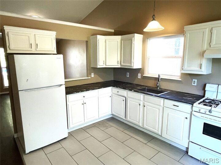 Property Photo: 803 Silver Street IL 62002