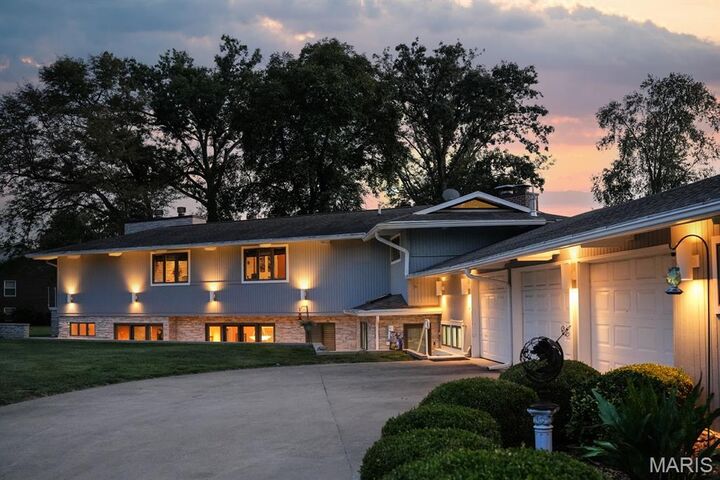 Property Photo:  1114 S Perrine Avenue  IL 62801 