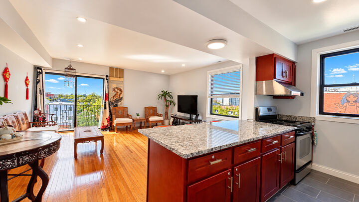 Property Photo: 222 W 22nd Place 4A IL 60616