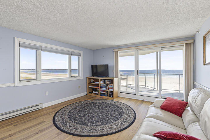Property Photo:  207 E Grand Avenue F3  ME 04064 