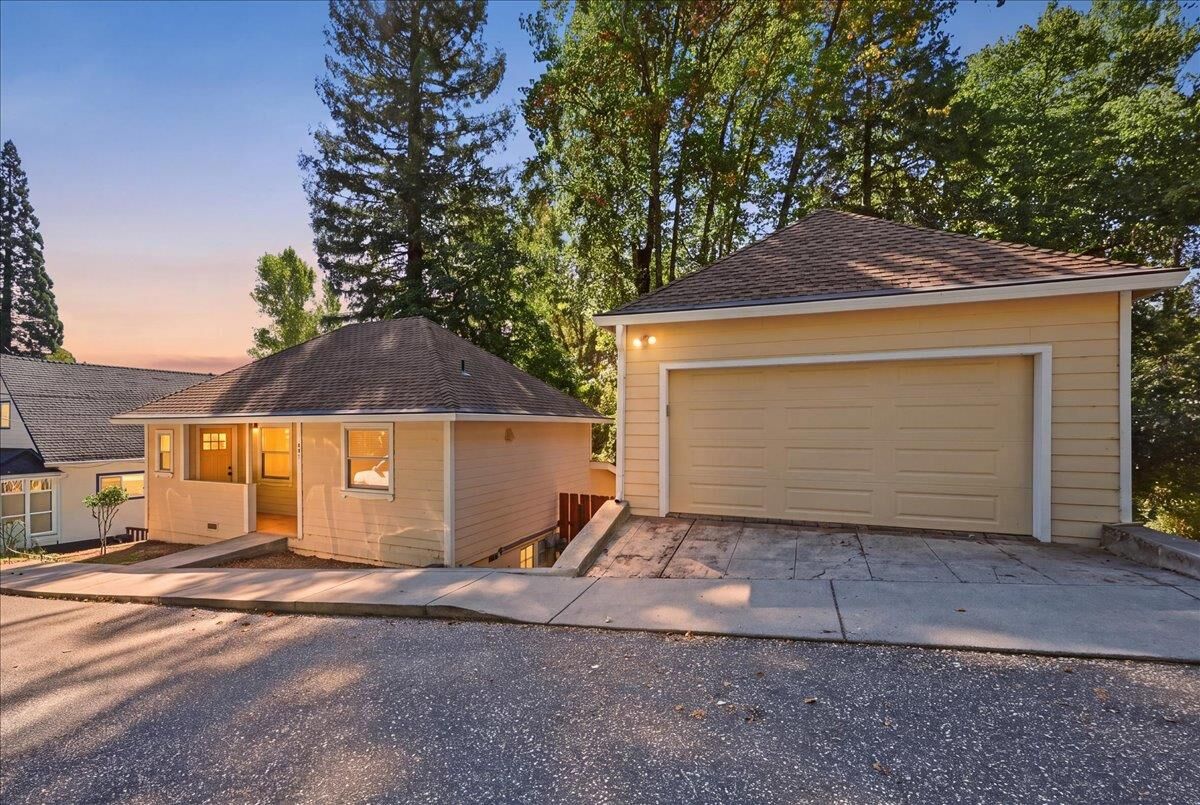 Property Photo: 531 N Pine Street CA 95959