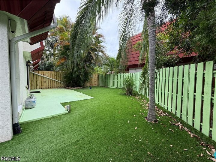 Property Photo: 10927 Meadow Lark Cove Drive FL 33908