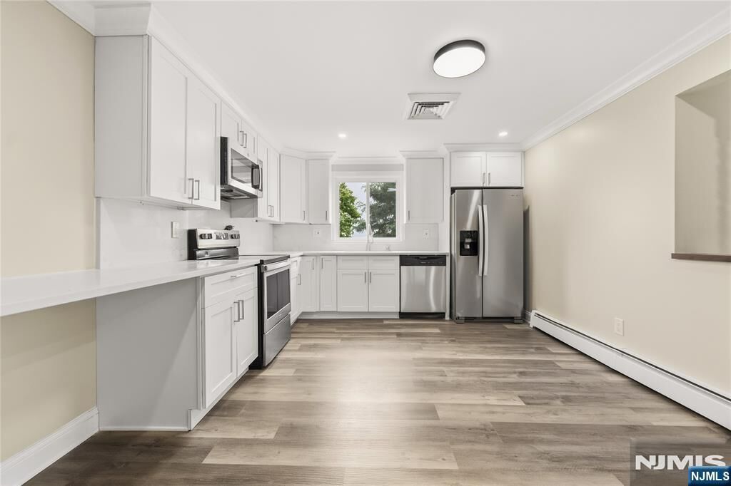 Property Photo:  282 Farnham Avenue  NJ 07644 