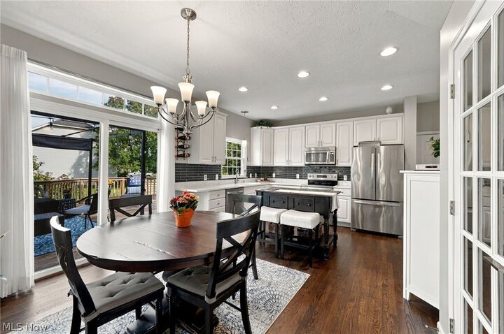 Property Photo:  39280 Camelot Way  OH 44011 