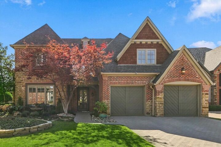Property Photo: 2104 Sutton Place TX 75093