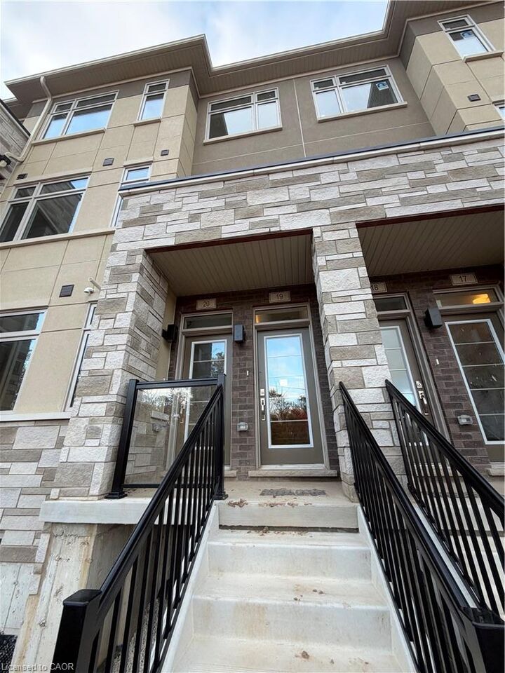 Property Photo:  859 North Waterdown Drive 20  ON L8B 2B1 