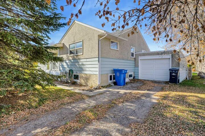 Property Photo:  103 2 Street SE  AB T1V 1G7 