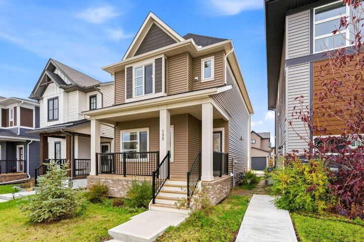 Property Photo:  132 Highview Gate SE  AB T4A 3L6 