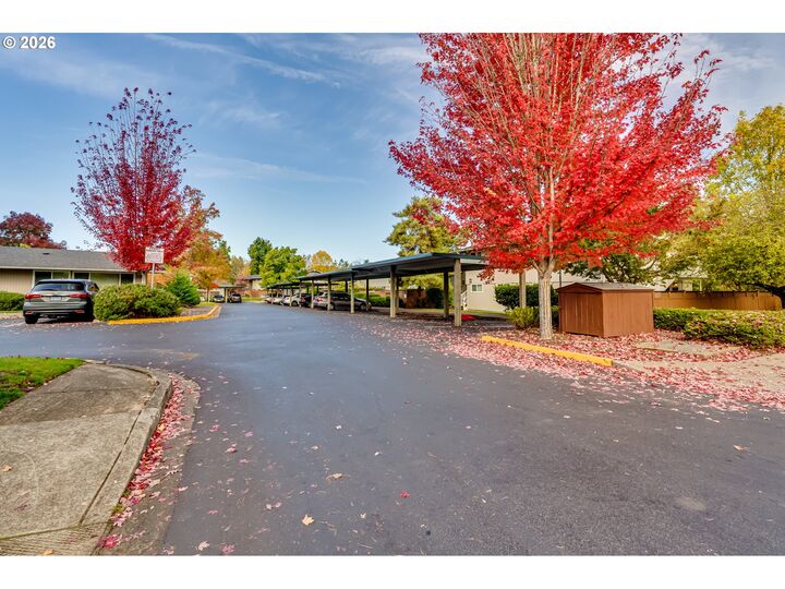 Property Photo: 2141 W 15th Ct OR 97402