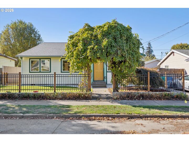 Property Photo: 9234 N Central St OR 97203
