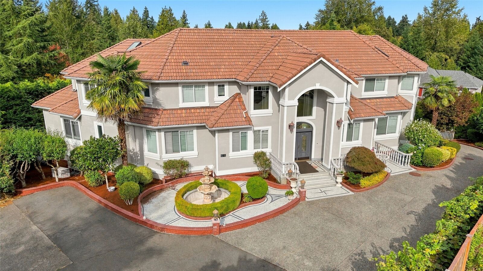 Property Photo: 9216 132nd Avenue NE WA 98052