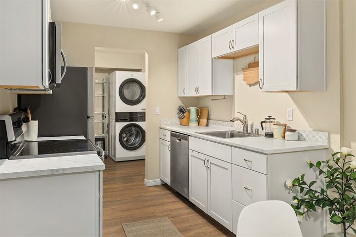 Property Photo:  750 N 143rd Street 208  WA 98133 