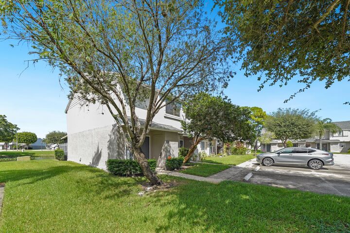 Property Photo:  4306 Inlet Circle  FL 33463 