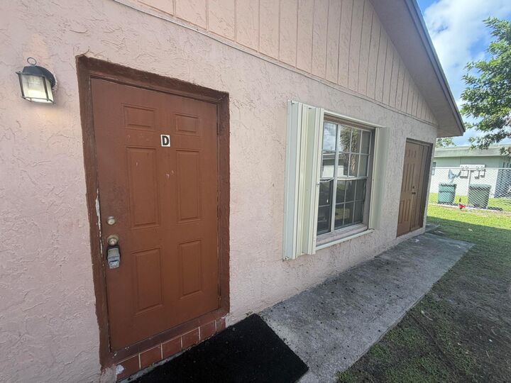 Property Photo: 1471 NW 22nd Street D FL 33311
