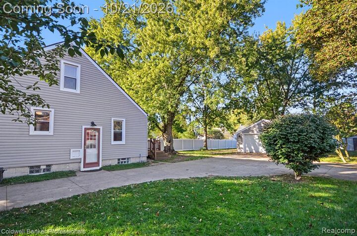 Property Photo:  1529 N Altadena Avenue  MI 48067 