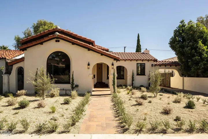 Property Photo:  1762 Alvira Street  CA 90035 