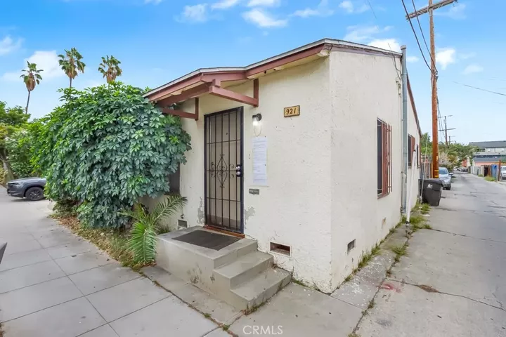 Property Photo:  919 Hoffman  CA 90813 
