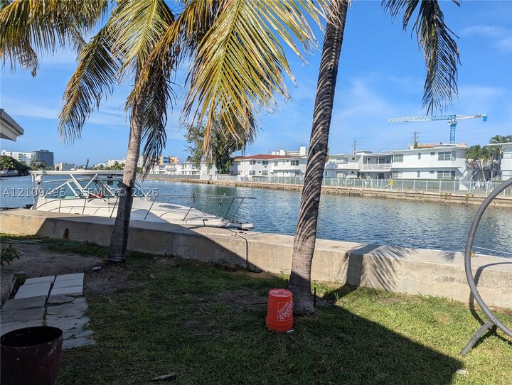 Property Photo: 7751 Hawthorne Ave FL 33141