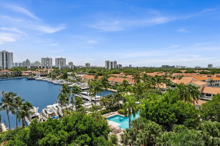 Property Photo:  3610 Yacht Club Dr 805  FL 33180 