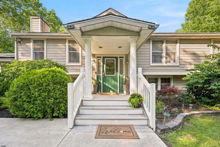 Property Photo: 6 Manchester Ct NJ 08234