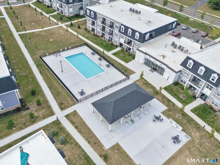 Property Photo:  280 Salmon Brook Street 7101  CT 06035 