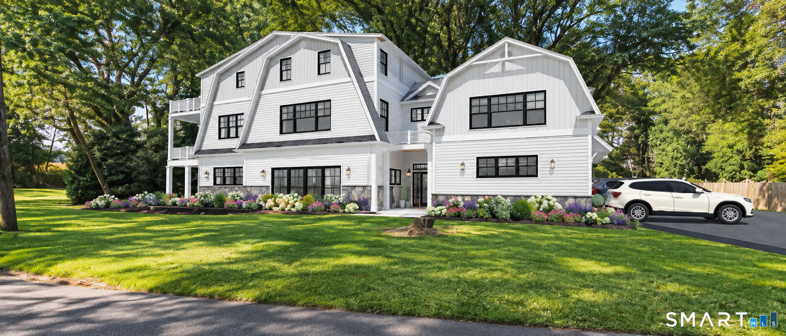 Property Photo:  31 Pawson Road  CT 06405 