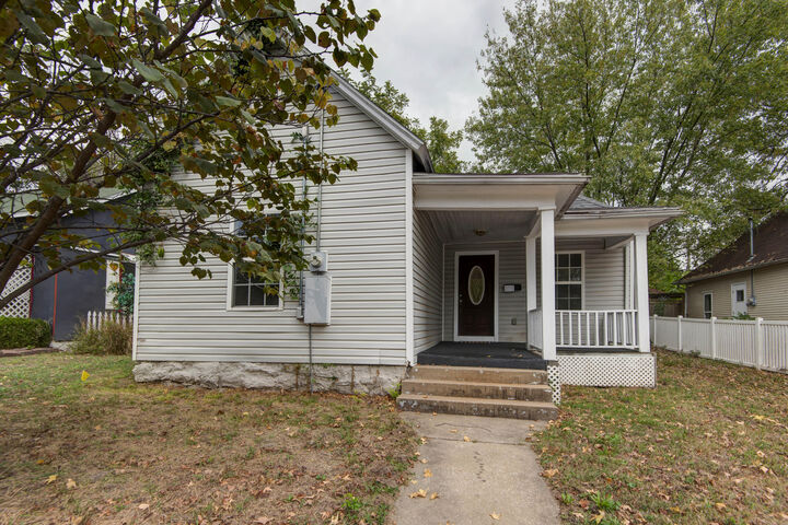 Property Photo: 2216 N Taylor Avenue MO 65803
