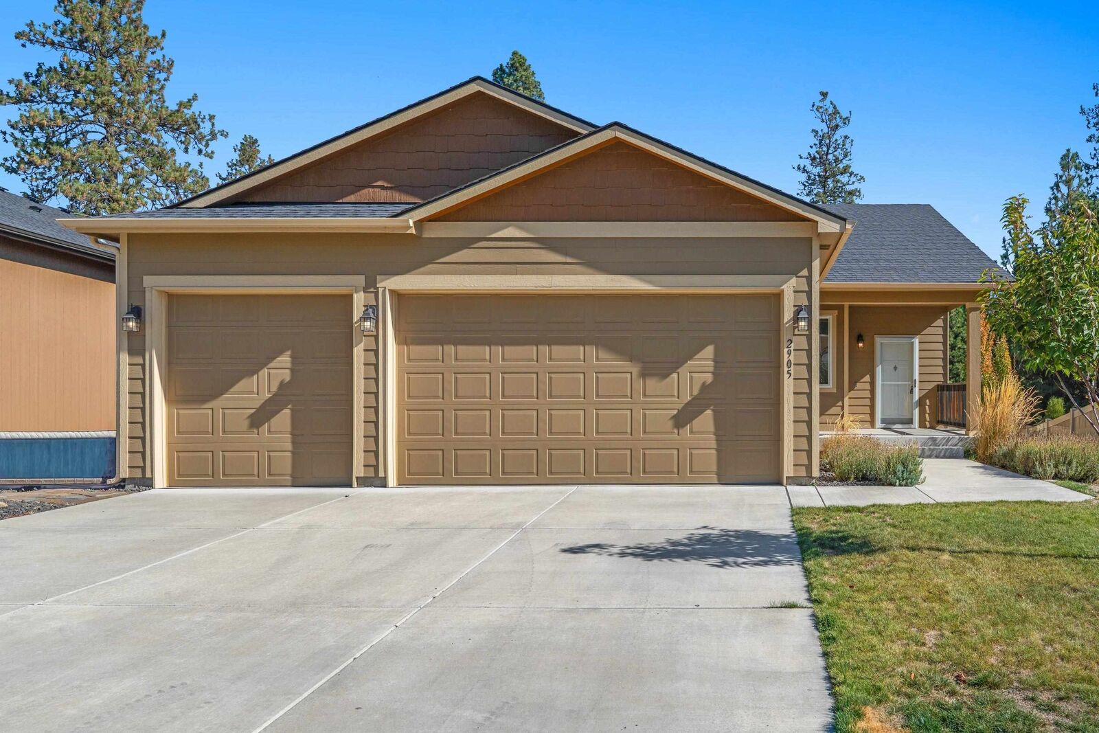 Property Photo: 2905 S Custer Ln WA 99223