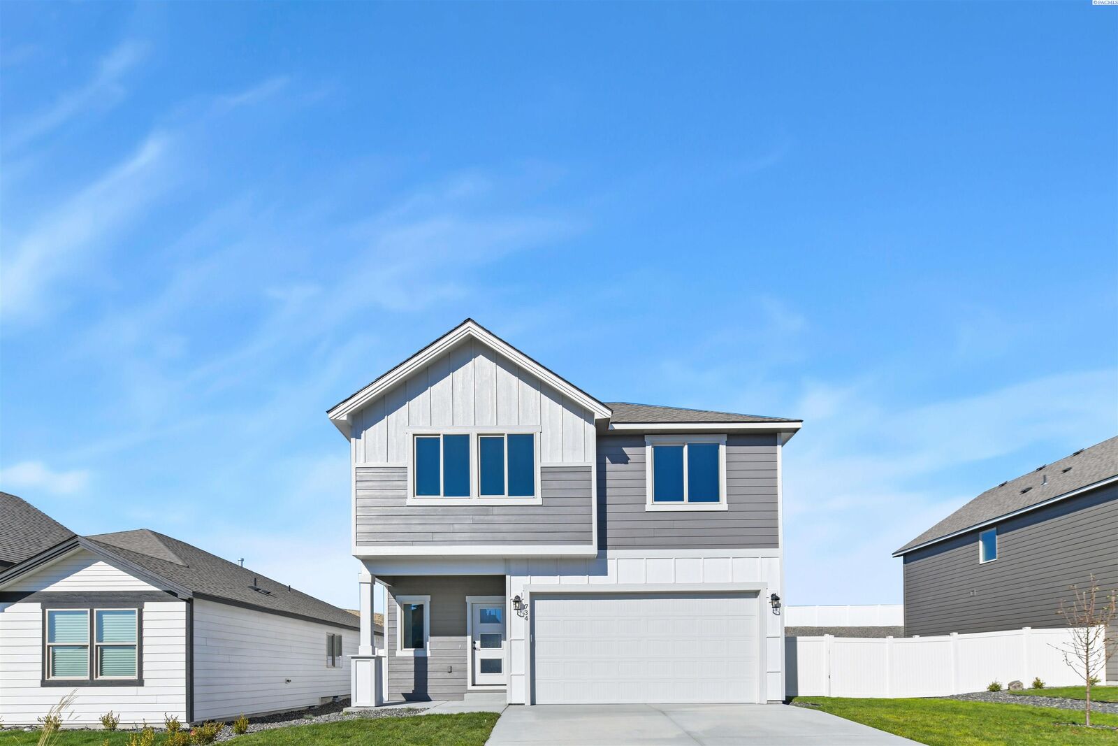 Property Photo:  734 Honeylicious St.  WA 99352 