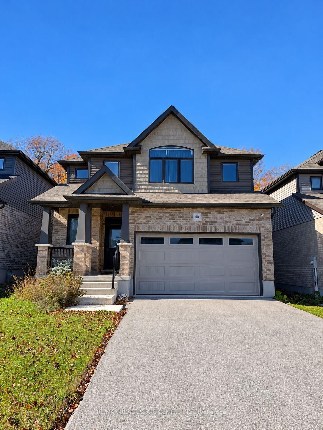 Property Photo:  40 Tindall Crescent  ON L9W 7R8 