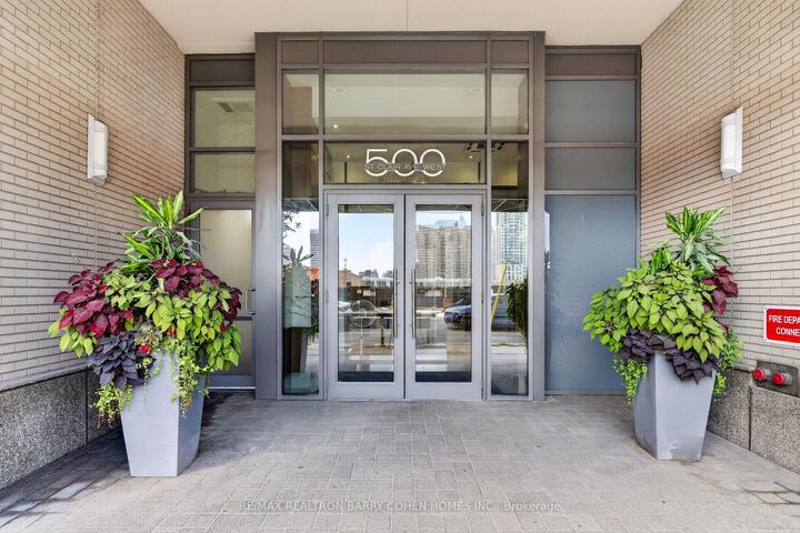 Property Photo:  500 St Clair Avenue W 1404  ON M6C 1A8 