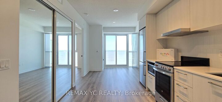 Property Photo:  195 Commerce Street 2805  ON L4K 0P9 