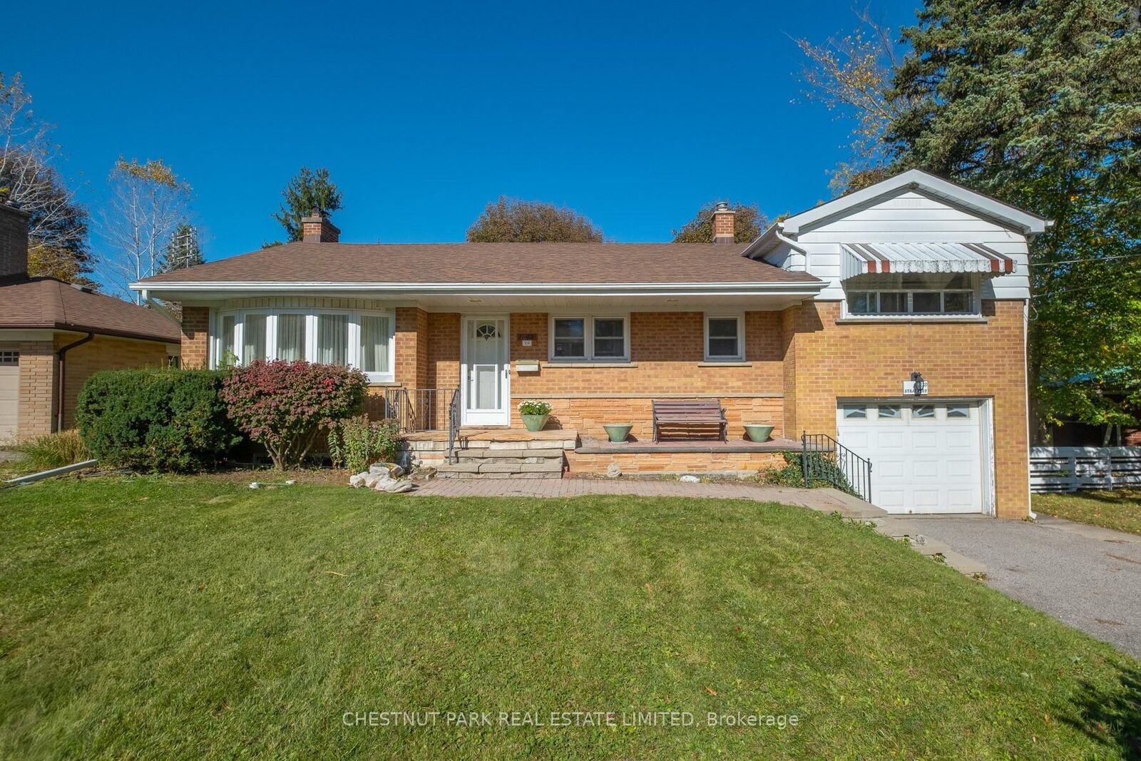 Photo de la propriété:  20 Strathroy Crescent  ON L3P 2E6 