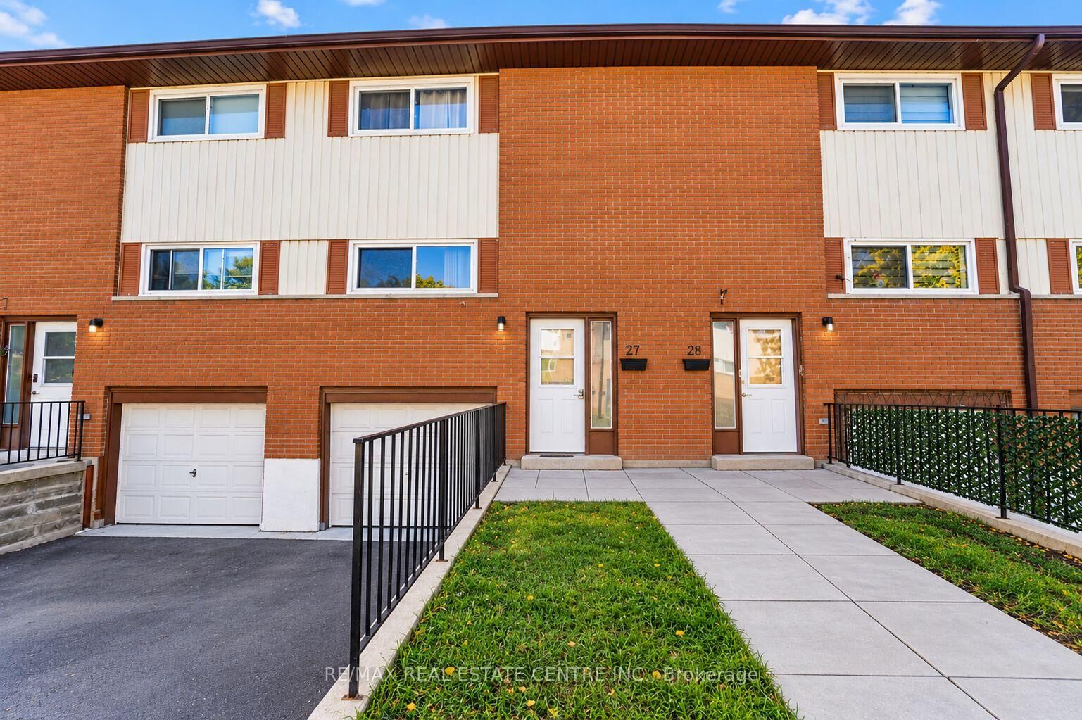 Property Photo:  27 Woodman Drive N  ON L8H 2M6 